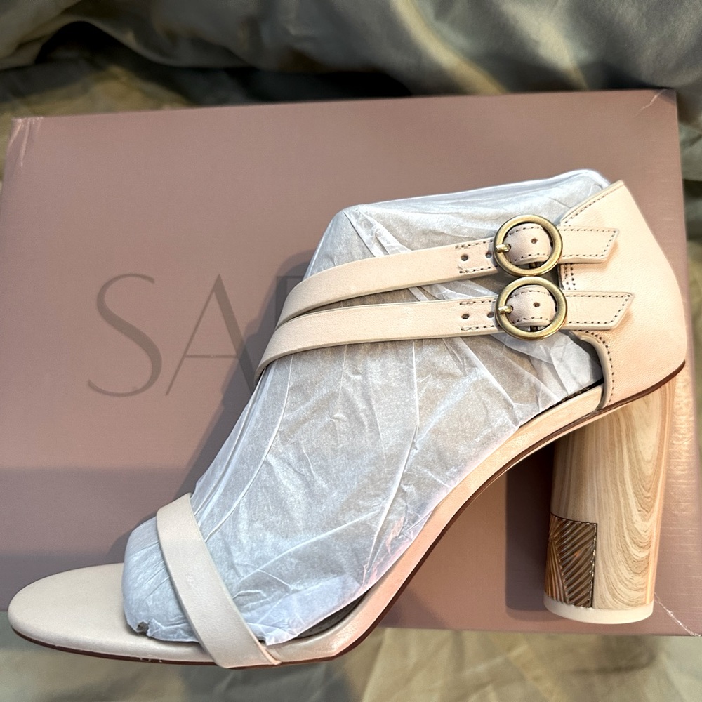 Sarto size 9 womens heels